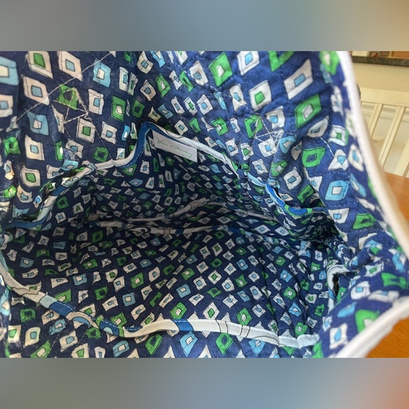 Vera Bradley Mediterranean White weekender, tote & cosmetic Travel Set - Picture 9 of 13